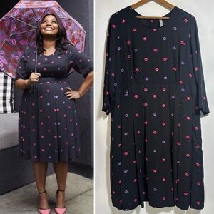 Melissa McCarthy Seven7 black pink purple kiss me lip print pleated dress 2X